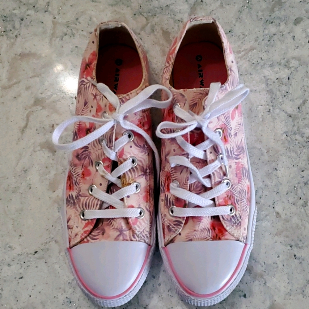 Womens size 11 pink Airwalk tennis shoes